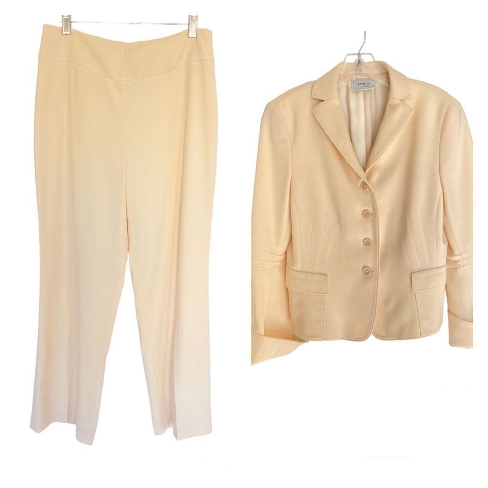 A-K-R-I-S Lana Wool Suits Size 8
